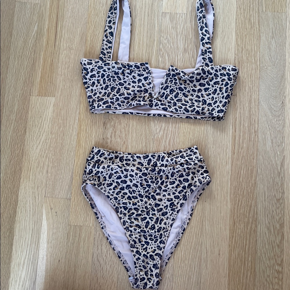 L space bikini Medium ‘Lee lee top” & XS “frenchi” bottoms